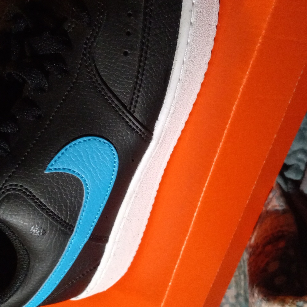 Shoes - Picture 3 of 4